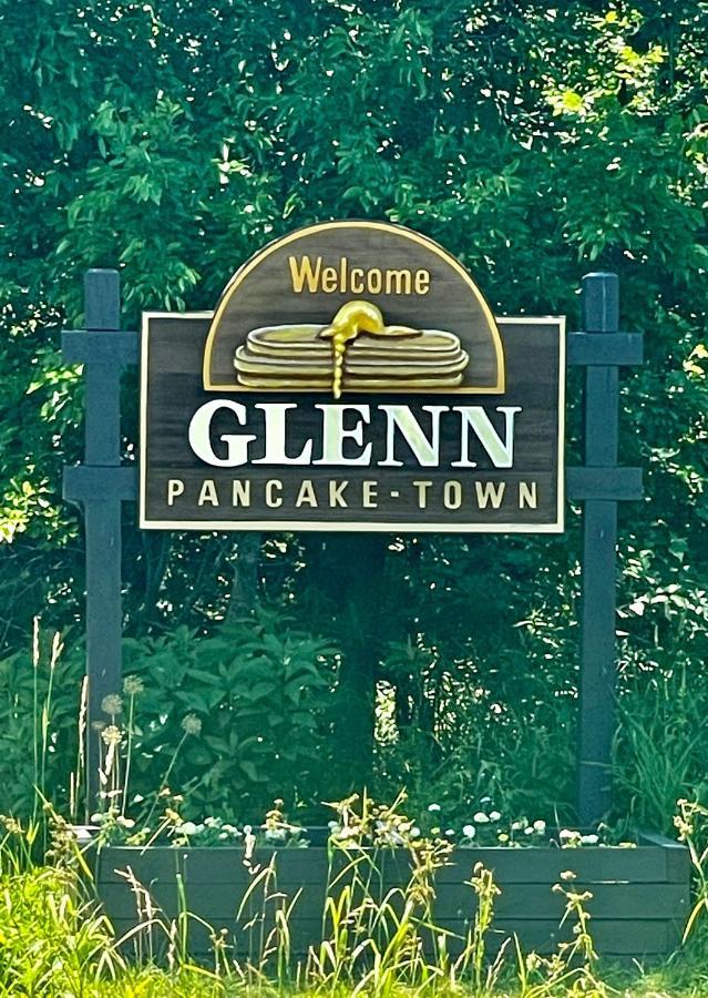 The Charming Glenn Cottage! Walk To Lake Michigan! Fennville Exterior foto